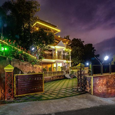 โรงแรมสตาร์ เอมิเรตส์ Anachal ภายนอก รูปภาพ