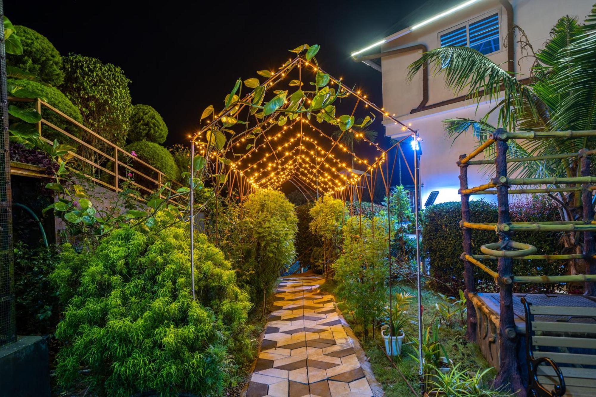 โรงแรมสตาร์ เอมิเรตส์ Anachal ภายนอก รูปภาพ