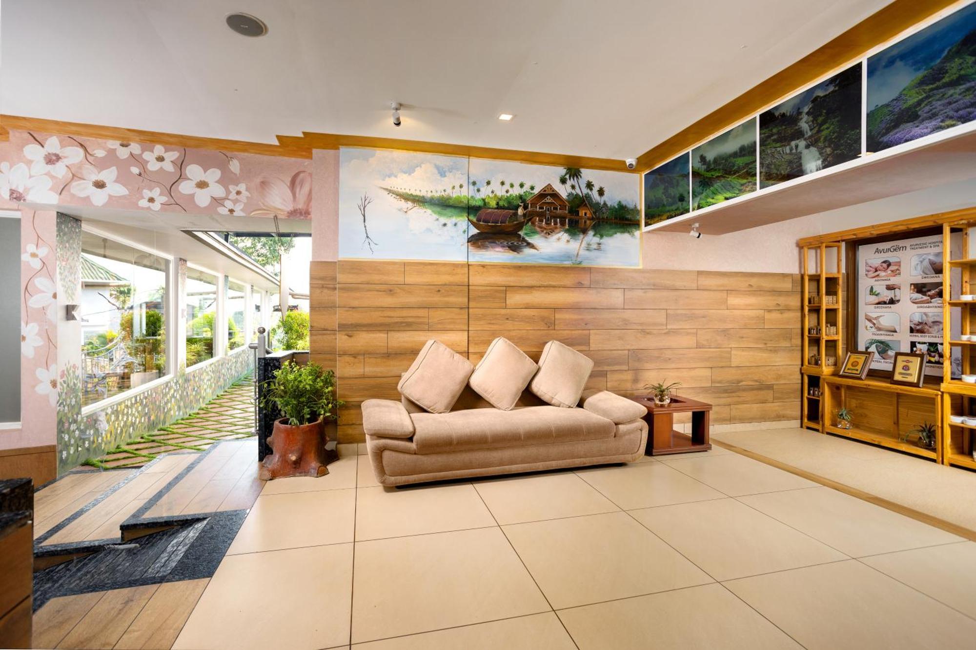 โรงแรมสตาร์ เอมิเรตส์ Anachal ภายนอก รูปภาพ